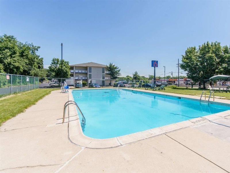 Rodeway Inn Brooklawn Экстерьер фото