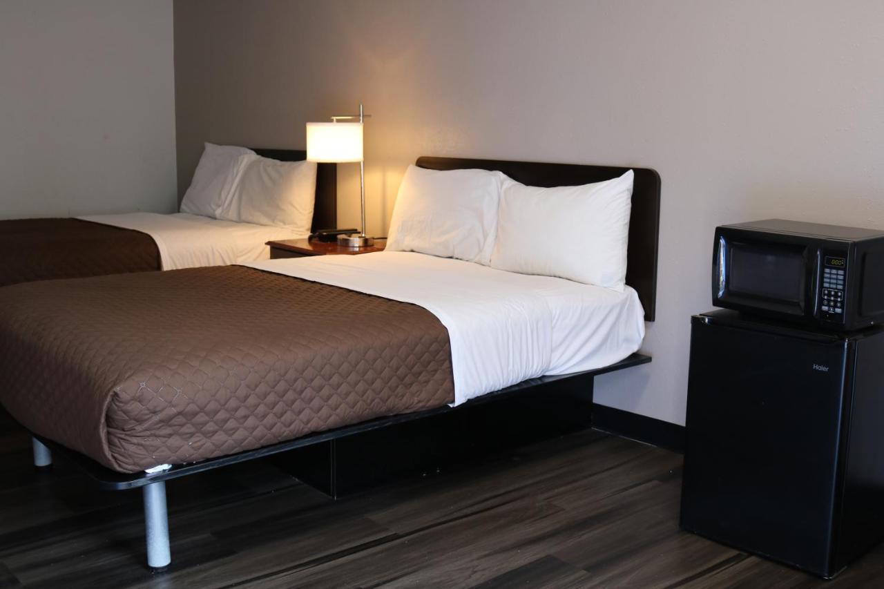 Rodeway Inn Brooklawn Экстерьер фото