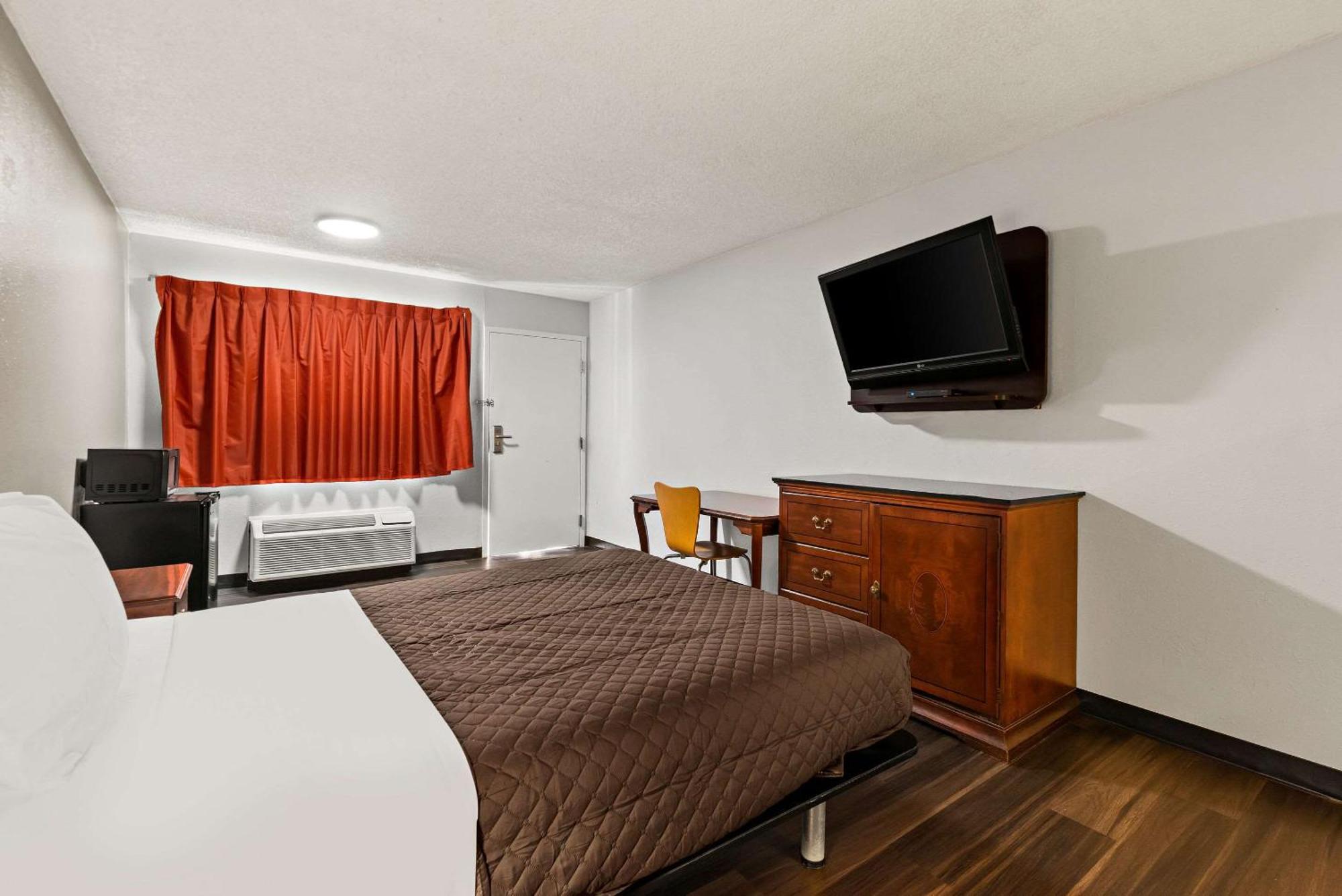 Rodeway Inn Brooklawn Экстерьер фото