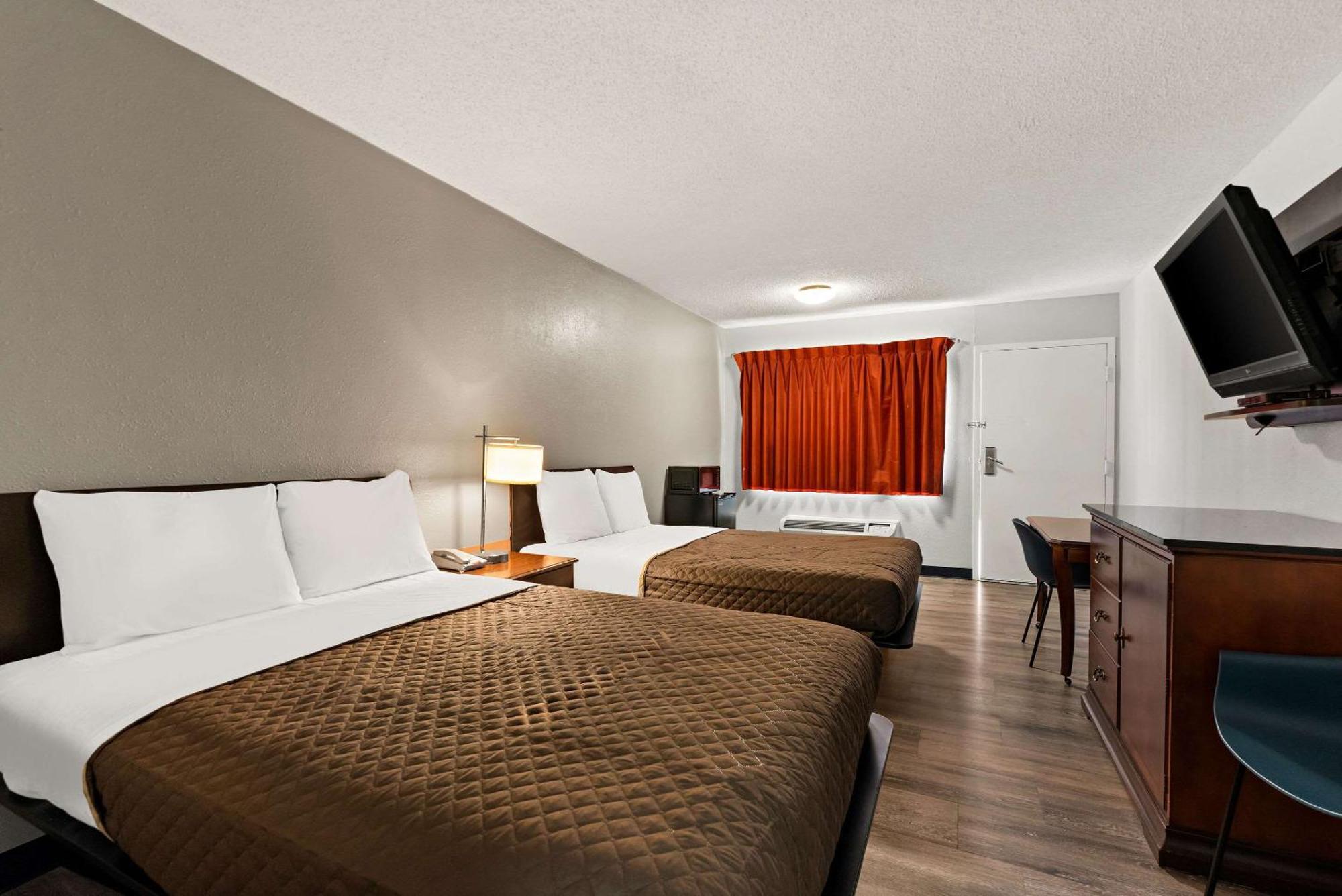 Rodeway Inn Brooklawn Экстерьер фото